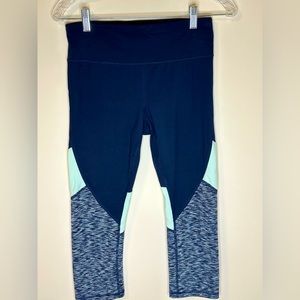 Gap Navy and Mint Capri Leggings, Size Small